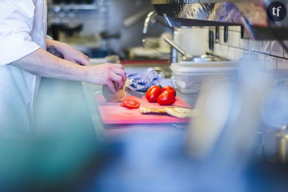 "Dans mon premier poste de chef je travaillais trop, je ne me sentais pas forcément toujours soutenu. Un jour, j'ai menacé un de mes gars. Mettre un tir à quelqu'un et le voir partir en cuisine la larme à l'œil, moi, ça m'a flingué."