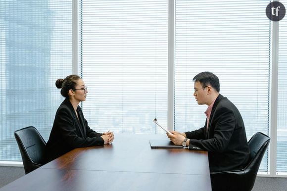 Certaines femmes estiment que le privilège existe. Selon elles, dans la grande majorité des domaines, à compétences égales, il vaut mieux être beau ou belle pour avoir des opportunités.