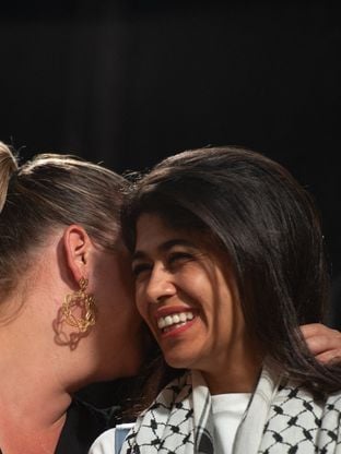Photos intimes "leakées", misogynie, racisme : cette femme politique harcelée