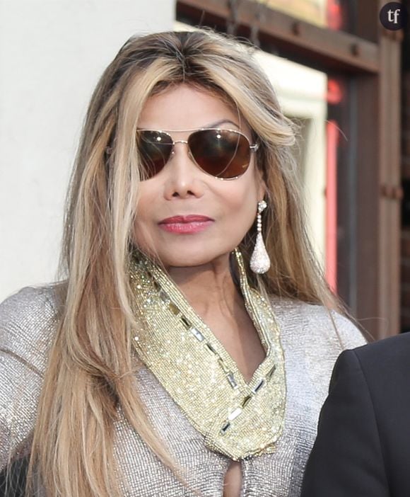 Suivie par près d'un million de fans sur Instagram, elle est l'un des membres les plus populaires du fameux clan Jackson, celui du roi de la Pop. Seulement voilà, La Toya Jackson, soeur de Michael Jackson, ne fait pas toujours réagir... Pour les meilleures raisons.