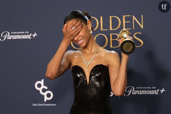 Plus convaincante que jamais dans le thriller musical et queer Emilia Perez de Jacques Audiard, Zoe Saldana, la star de Avatar, pose nue en Une du prestigieux Harpers Bazaar, un magazine qui l'érige en icône de sensualité. Mais les sexistes l'accablent.