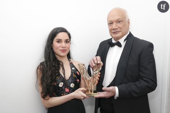 Eric-Emmanuel Schmitt est très content. Car il est devenu papa à 65 ans.