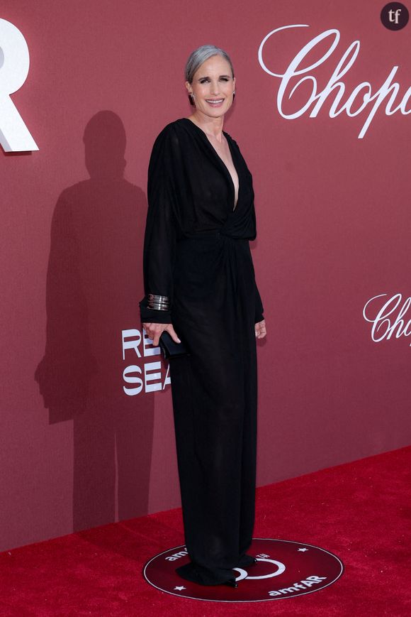 "On nous a fait un lavage de cerveau à ce sujet, on l'a accepté et transmis", tacle encore Andie MacDowell.